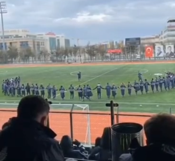 Ekrem’in itfaiyecileri SDG için halayda! Akit İBB’deki skandalı manşetten deşifre etti