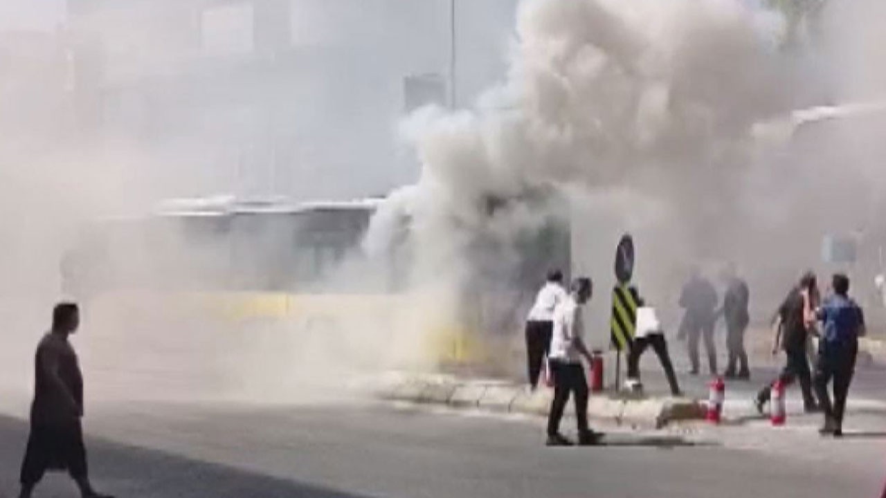 Ekrem’in izleri bu gidişle zor silinir! İETT otobüsü cayır cayır yandı