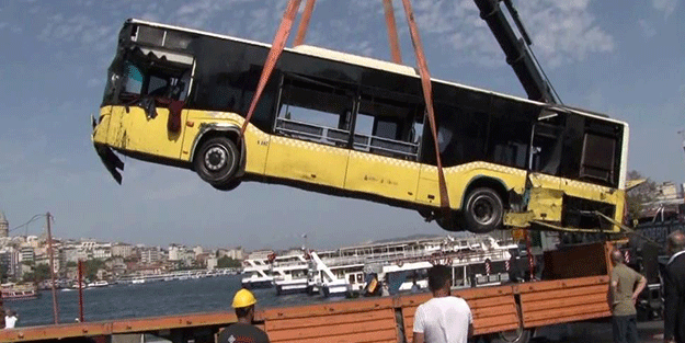 Ekrem'in otobüsü uçtuğu denizden 6 saat sonra çıkartıldı!