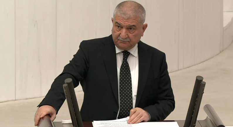 Ekrem’in yolsuzluğuna sesiz kaldı, Diyanet’e CHP ağzıyla saldırdı