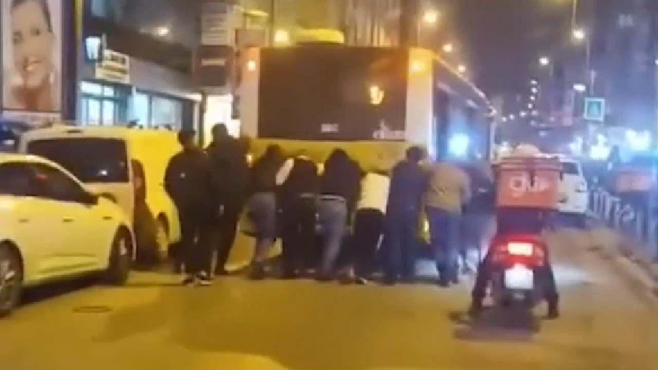 Ekrem'in yönettiği İstanbul'da sıradan bir gece