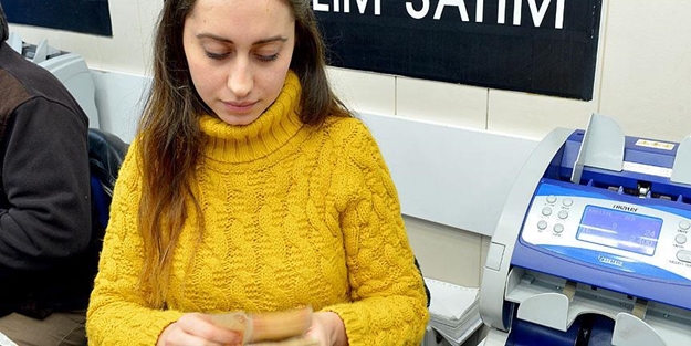 Eksik aldığı parayı sosyal medyada arıyor