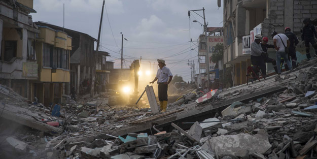 Ekvador’da 9 saat arayla iki büyük deprem