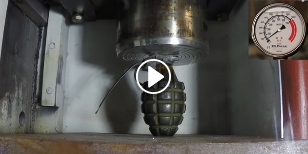 El bombasını preslediler!