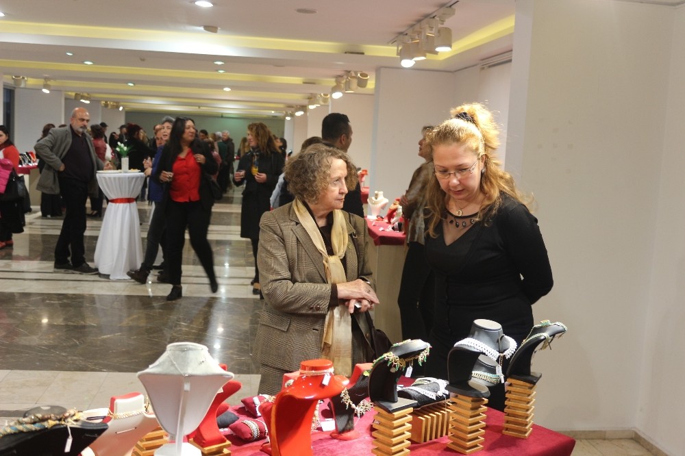 El emeği takılar görücüye çıktı 