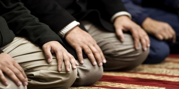 El Ezher'den 'Cuma namazı' ve 'camide cemaatle namaz' fetvası!