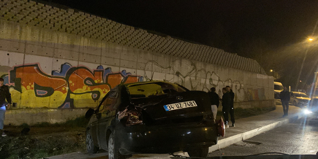 El freni çekilmeyen otomobil kaza yaptı
