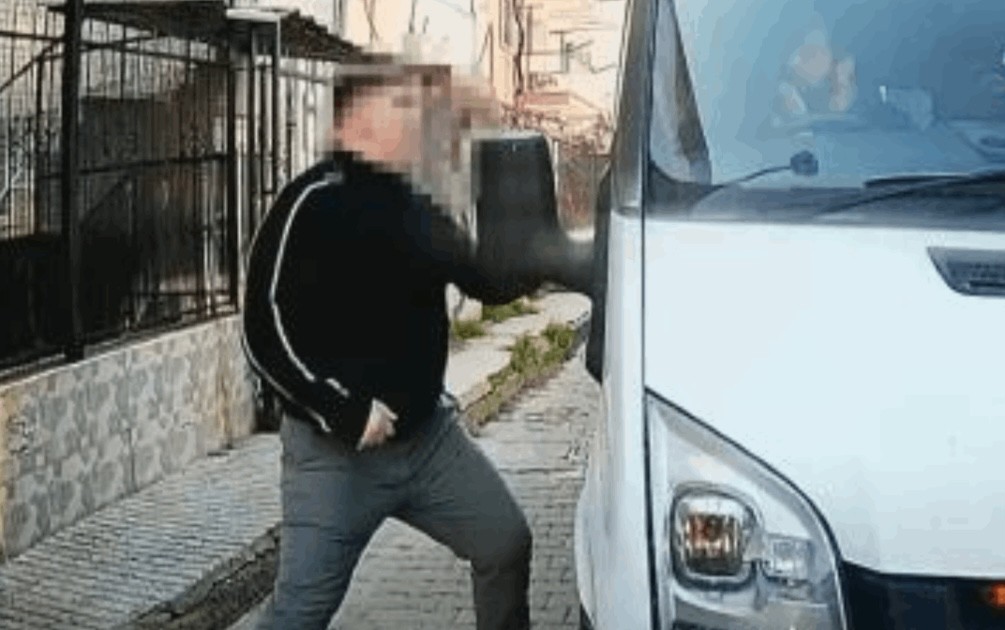 El-kol hareketi iddiasıyla kamyonete saldırdı: 240 bin TL ceza kesildi