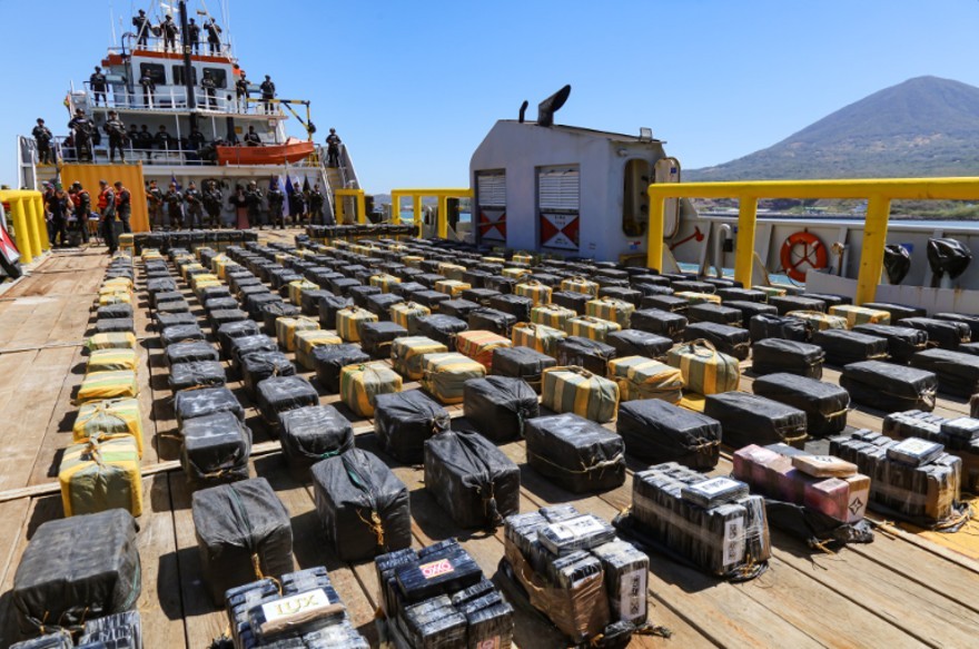 El Salvador’da okyanus ortasında dev operasyon: 6,6 ton kokainle tarih yazıldı!