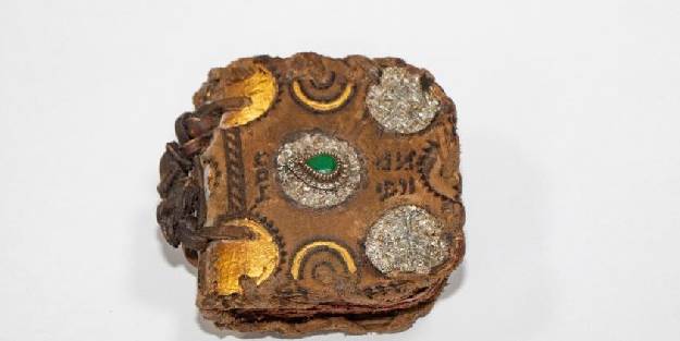 El yazması İbranice kitabı satarken yakalandılar