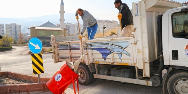 Elazığ Belediyesi'nden karla mücadeleye yeni bir uygulamaya imza attı