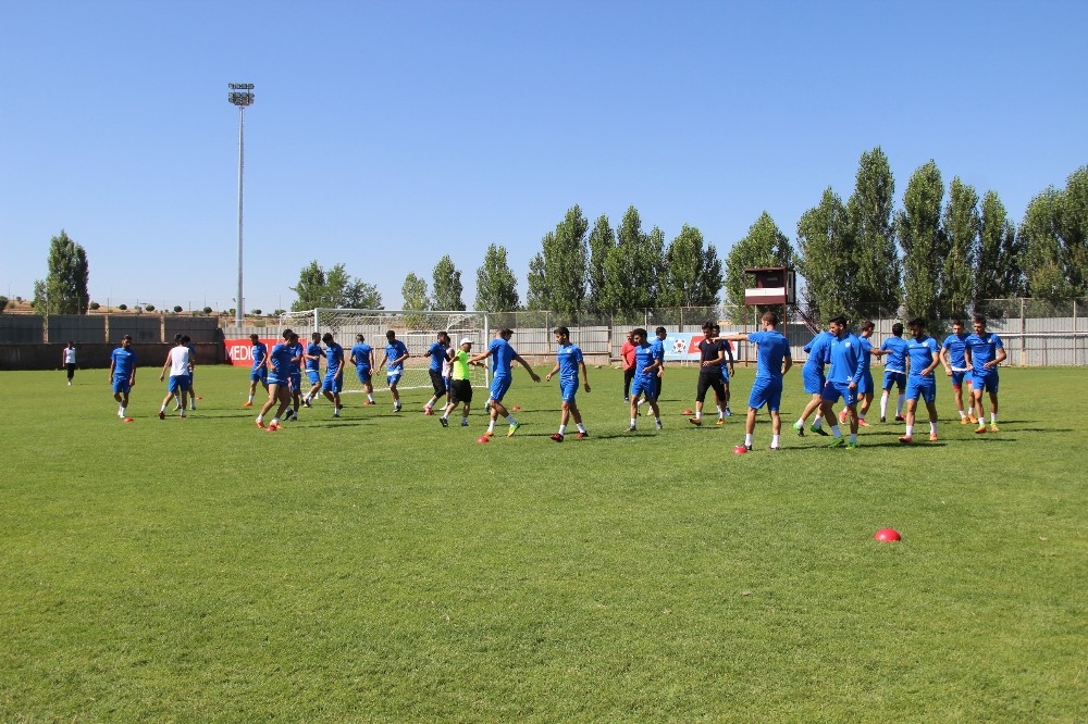 Elazığ Belediyespor futbolcu seçmeleri yapacak 