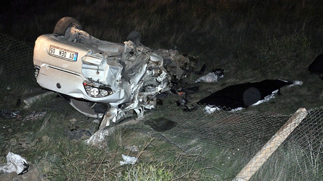 Elazığ-Bingöl Karayolu'nda otomobiller kafa kafaya çarpıştı: 2 ölü 1 yaralı