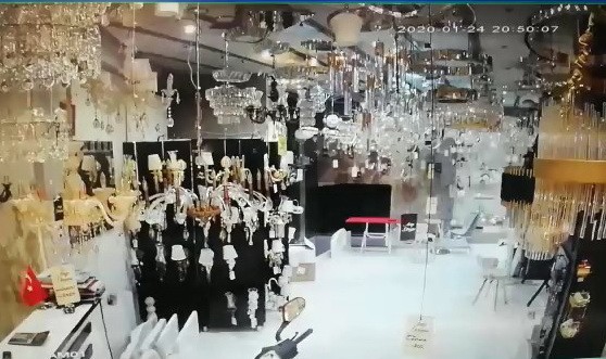 Elazığ depreminin şiddetini gösteren en net görüntüler 