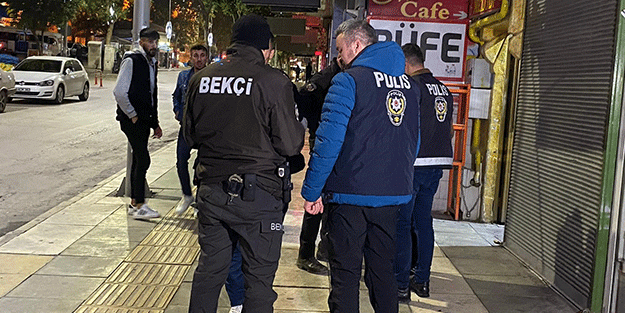 Elazığ polisinin şok uygulamaları sürüyor