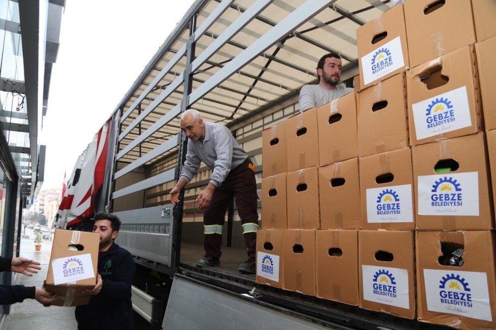 Elazığ yardım tırı Gebze’den dualarla uğurlandı 