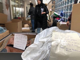 Elazığ’a gönderilen paketlerden çıkan notlar hüzünlendirdi