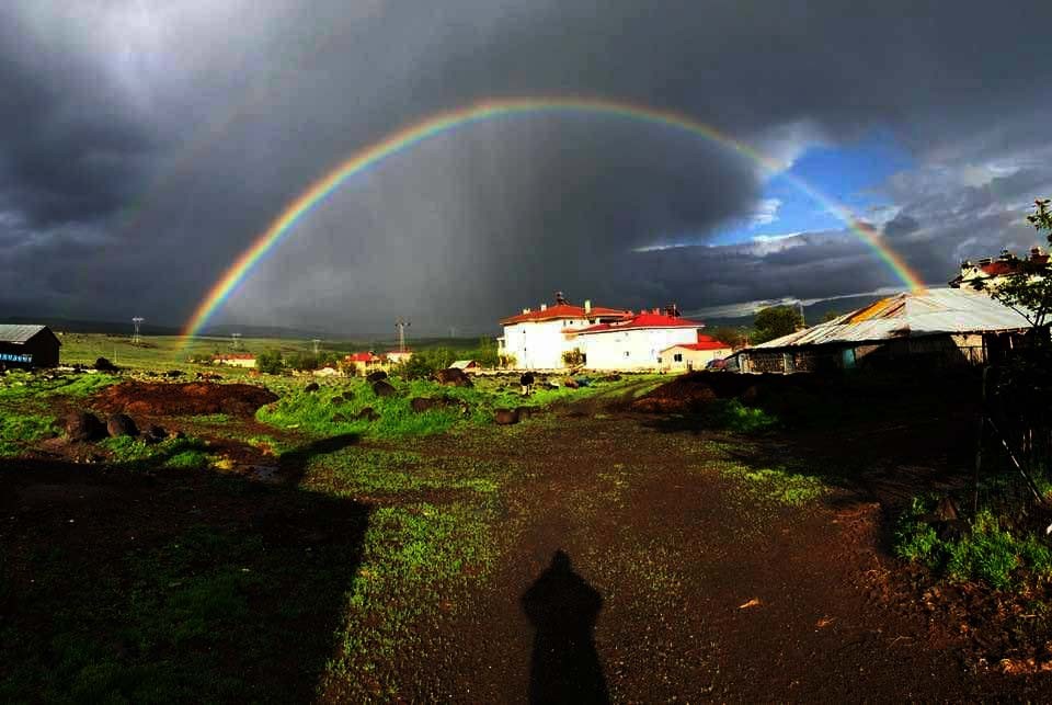 Elazığ’da gökkuşağı şöleni 