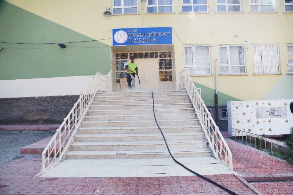 Elazığ’da okullarda temizlik çalışması 