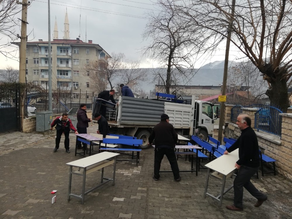 Elazığ’da 266 öğrencinin eğitim gördüğü ağır hasarlı okul boşaltıldı 