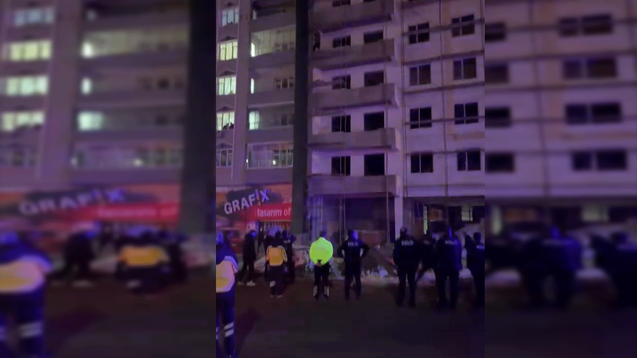 Elazığ’da 5’inci kata çıkarak atlamak isteyen şahsı ekipler ikna etti