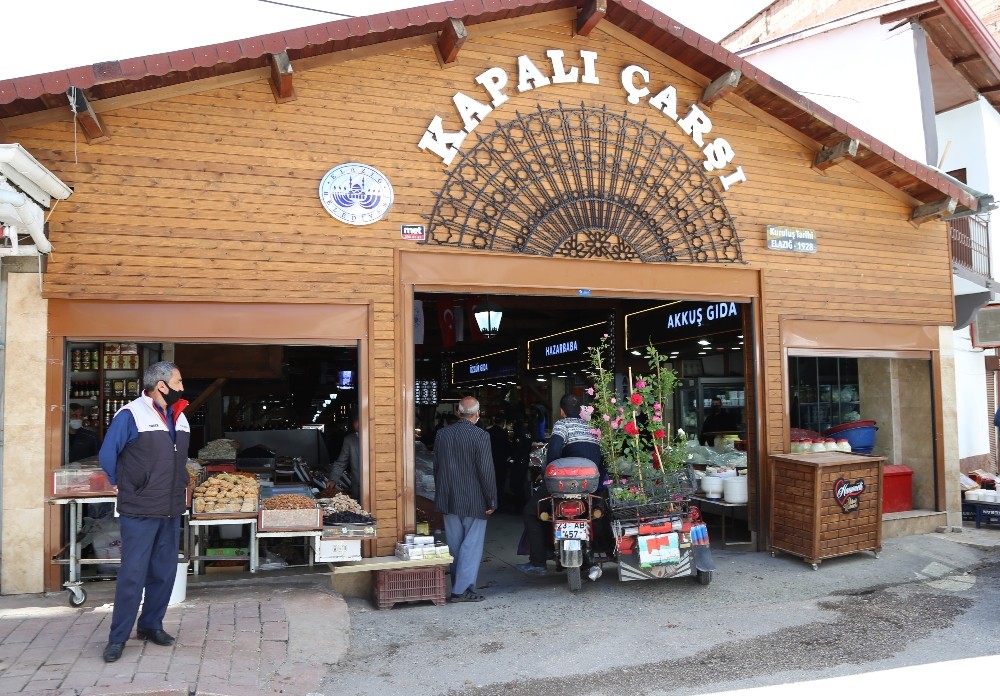 Elazığ’da 92 yıllık kapalı çarşı 44 gün sonra açıldı 