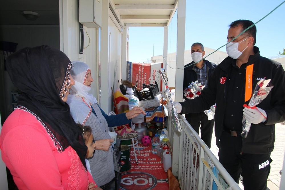 Elazığ’da Anneler Günü ziyaretleri 