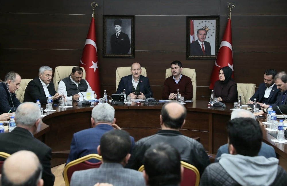 Elazığ’da bakanlar, muhtarlarla bir araya geldi 