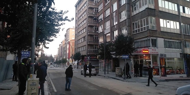 Elazığ'da beşik gibi sallanan bina paniğe neden oldu