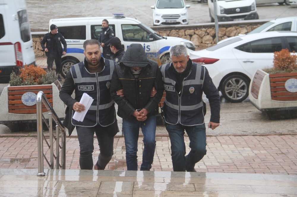 Elazığ’da bir kişiyi iş yerinde vuran şüpheli tutuklandı 