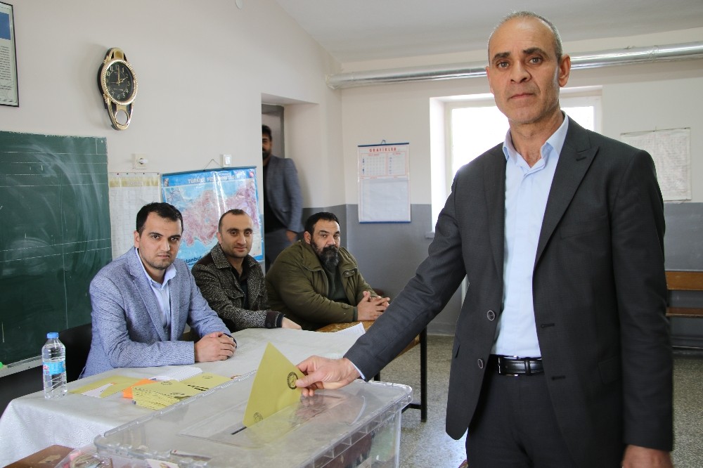 Elazığ’da bir köy mahalle olmak için referanduma gitti 