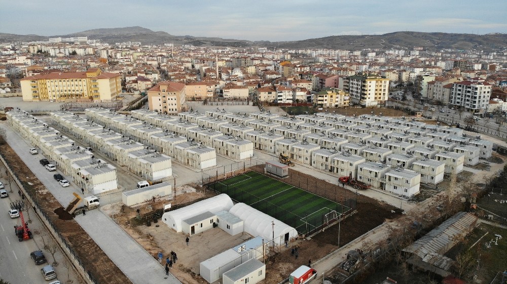 Elazığ’da, çift katlı konteyner evlerin anahtarları teslim edilmeye başlandı 