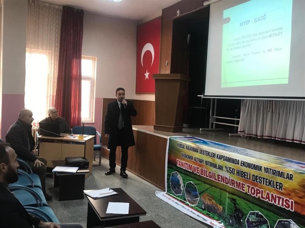 Elazığ'da çiftçilere yönelik bilgilendirme toplantısı