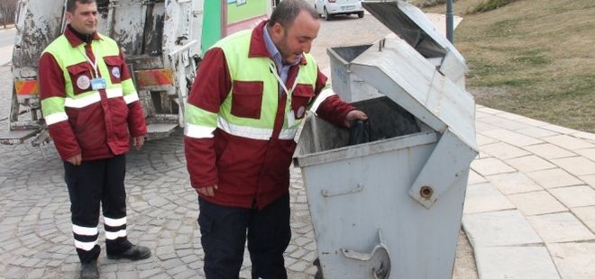 Elazığ'da çöp poşeti ağır gelince fark ettiler!