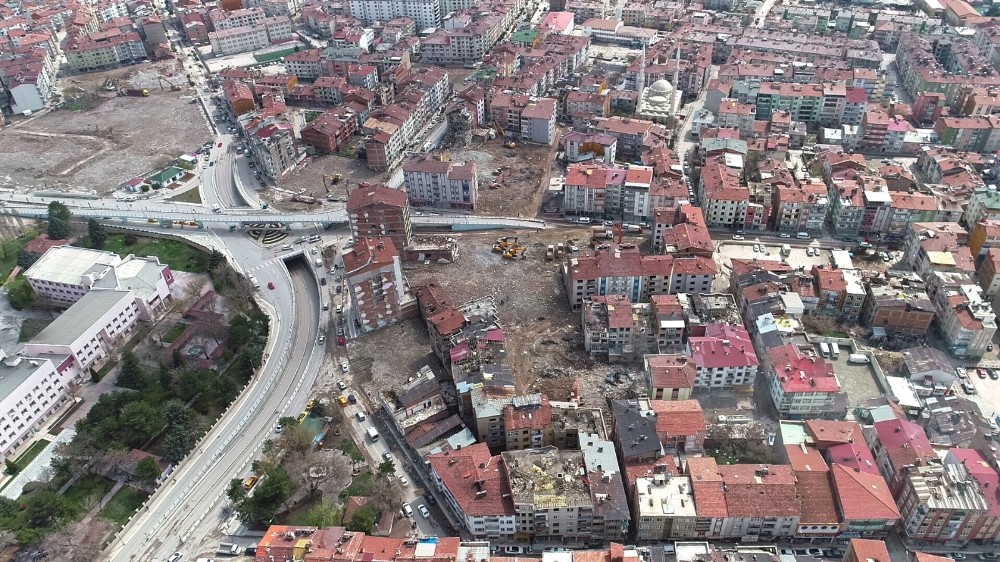 Elazığ’da depremde hasar gören bir mahallede daha yıkım başladı 