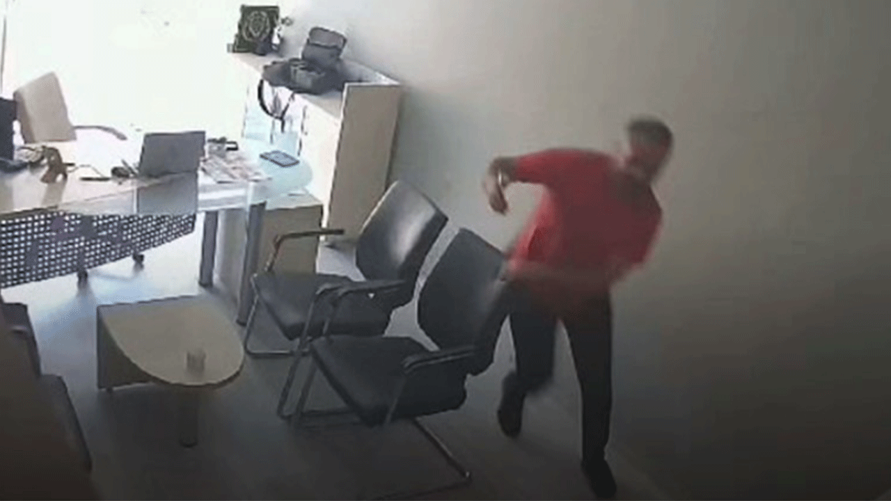 Elazığ'da depreme yakalananların paniği kameraya yansıdı!