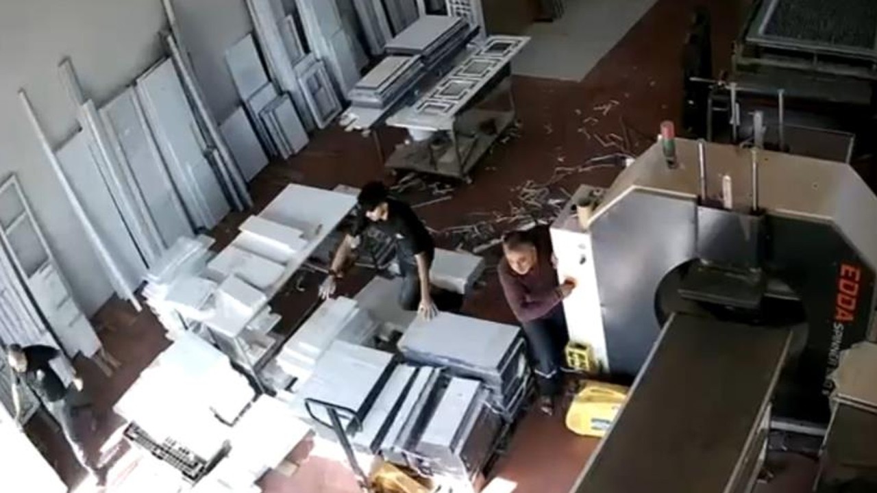 Elazığ’da depremin şiddeti böyle görüntülendi