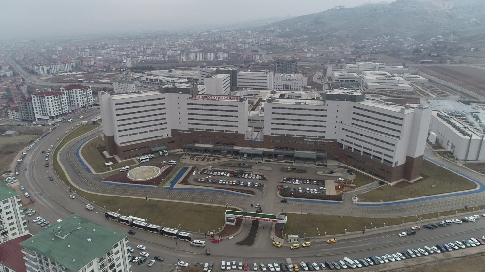Elazığ’da depremin yükünü şehir hastanesi kaldırdı 