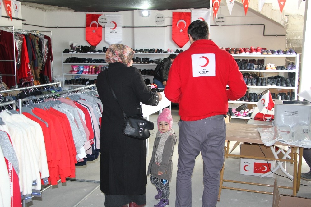 Elazığ’da depremzedeler için ‘Sosyal Market’ 