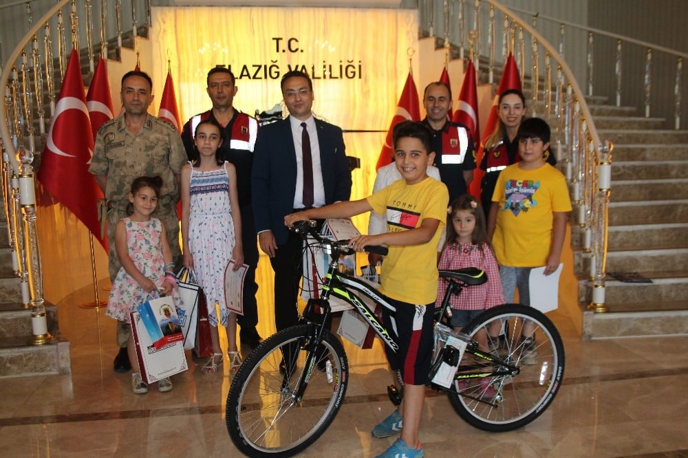 Elazığ’da ’Dikkat Sizden Notlar Bizden’ projesi 