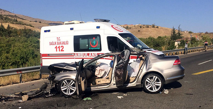 Elazığ’da feci kaza: 3 kişi öldü, 1 kişi de ağır yaralandı