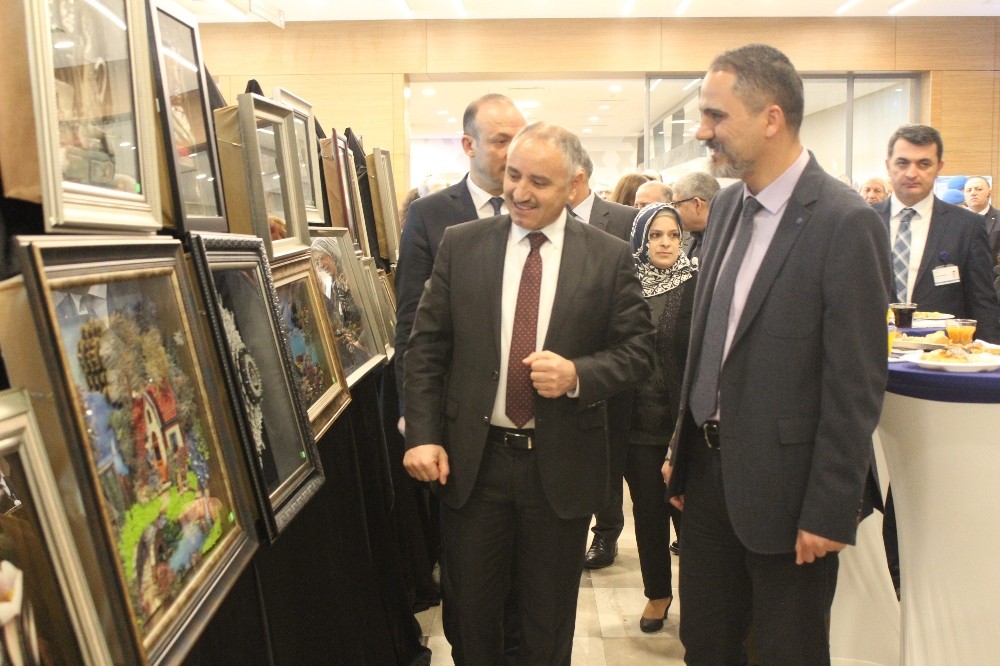 Elazığ’da hasta yakınlarından 