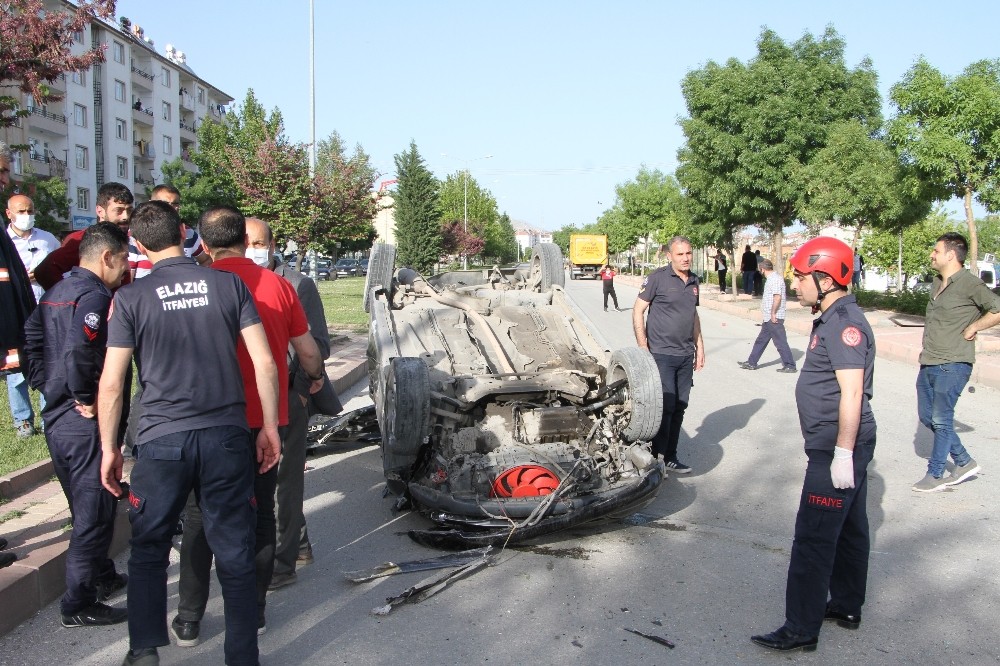 Elazığ’da iki ayrı trafik kazası: 4 yaralı 