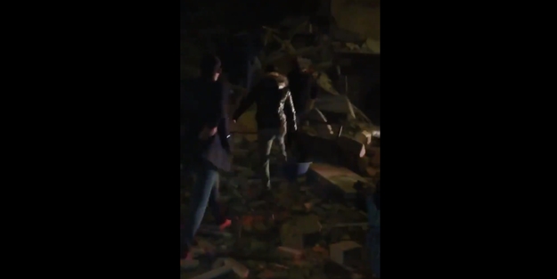 Elazığ'dan ilk görüntüler! Yıkılan binalar var