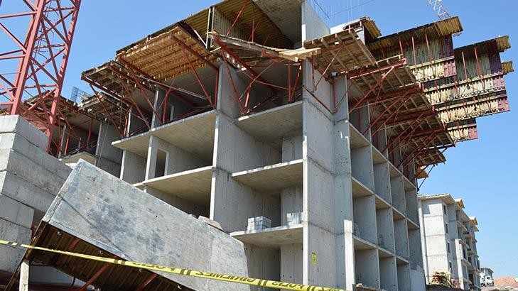 Elazığ'da, inşaat iskelesi çöktü! 5 işçi yaralı