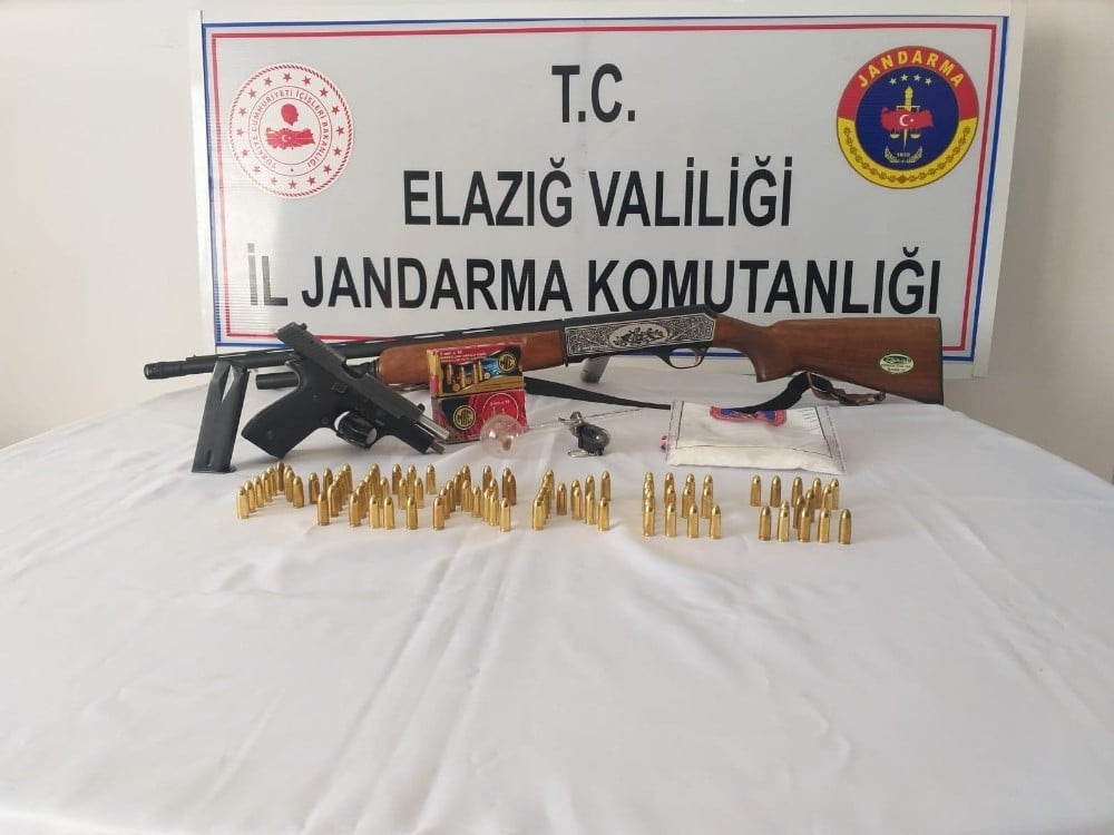 Elazığ’da jandarmadan uyuşturucu ve silah operasyonu 
