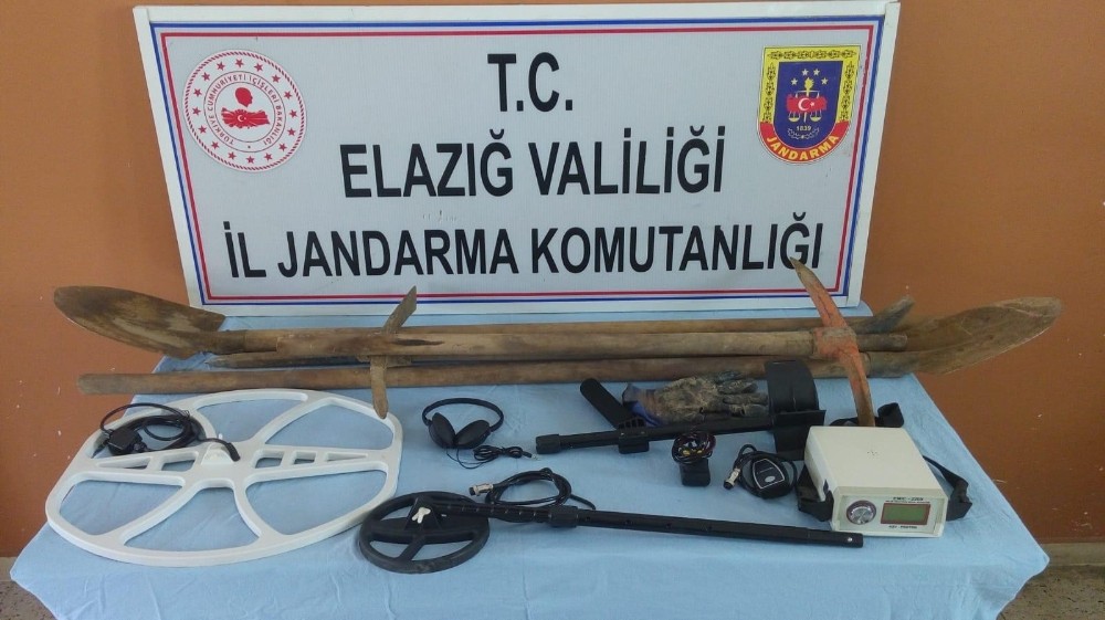 Elazığ’da kaçak kazı yapan 8 şahıs yakalandı 