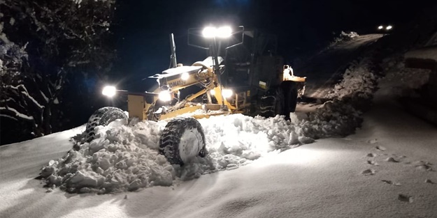 Elazığ'da kar! 49 köye ulaşım sağlanamıyor