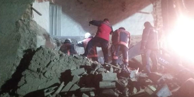 Elazığ’da kerpiç ev çöktü, 4 büyükbaş hayvan telef oldu