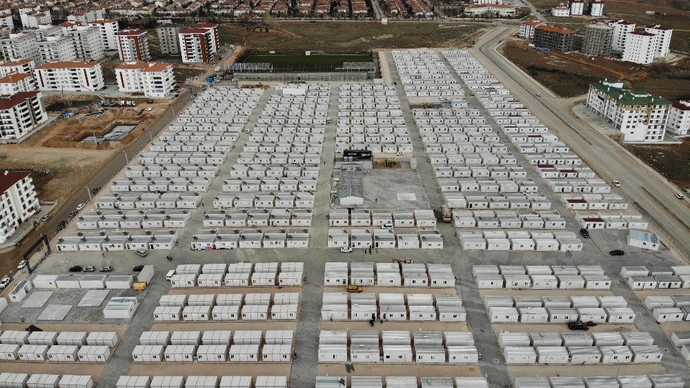 Elazığ’da konteyner kentlerde 3 bin 500 kişi yaşamaya başladı 